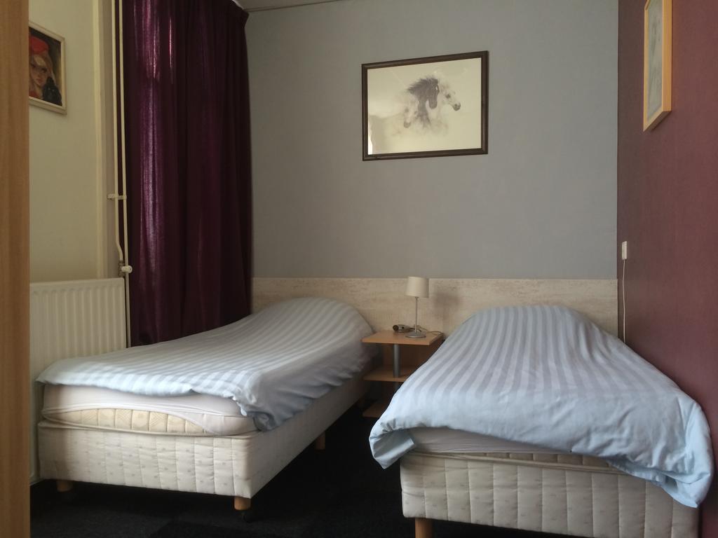 Hotel De Blauwe Vogel Bergen op Zoom Quarto foto
